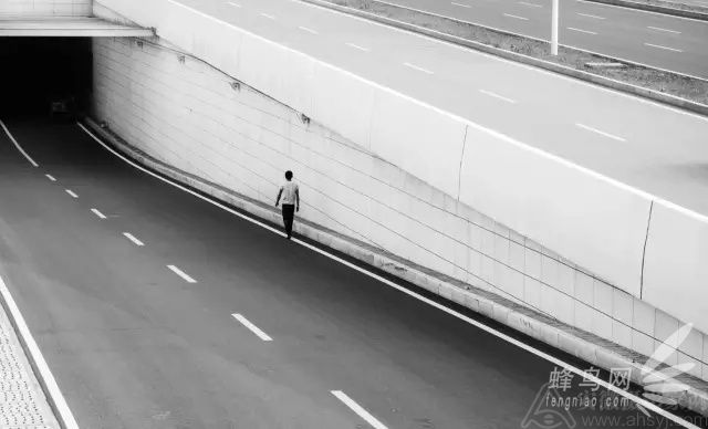 ���ڽ�ͷ�ĵ�һ��