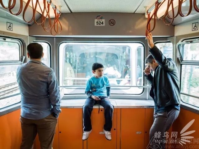 ���ڽ�ͷ�ĵ�һ��