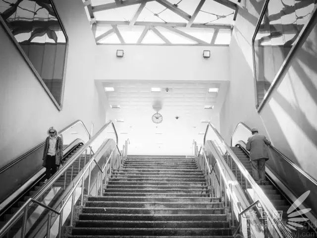 ���ڽ�ͷ�ĵ�һ��