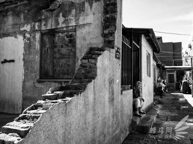 ���ڽ�ͷ�ĵ�һ��